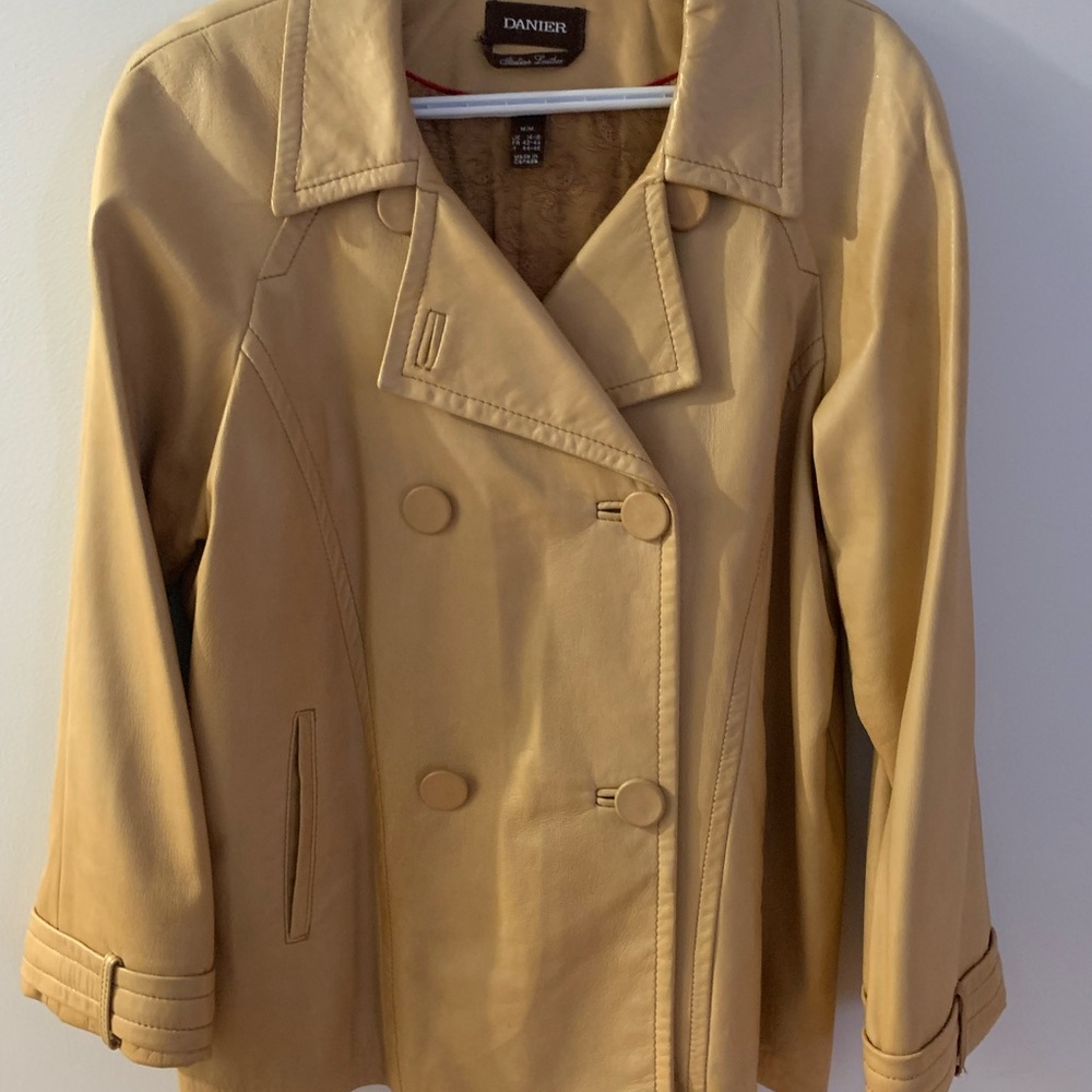 MAKE AN OFFER - Beautiful Daniel Italian Leather jacket